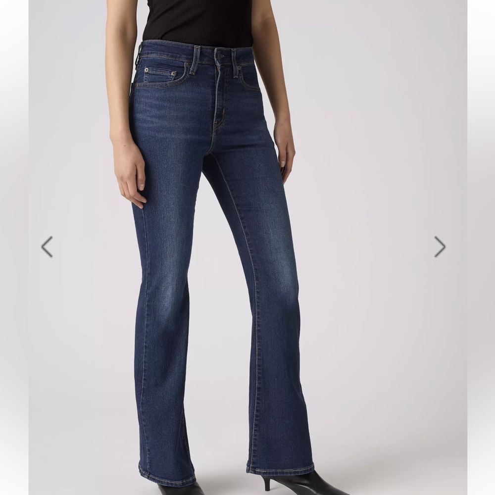 NWOT Levi's Dark Blue Flare Jeans
